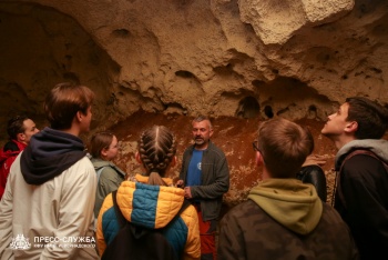 Новости » Общество: В пещеру «Таврида» идет набор экскурсоводов