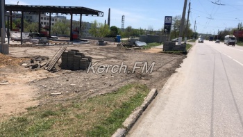 Новости » Общество: На новую заправку в Керчи делают еще один заезд с Камыш-Бурунского шоссе