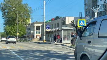 Новости » Общество: На Генерала Петрова установили новые остановочные павильоны
