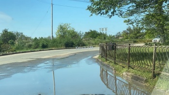 Новости » Коммуналка: На Казакова произошел порыв водовода