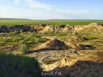 Новости » Криминал и ЧП: Прокуратура приостановила добычу песка в карьере на Керченском полуострове