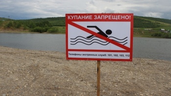 Новости » Общество: Оползневые зоны и течения –почти на всем побережье Керчи запрещено купаться