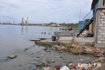 Новости » Общество: Более 100 млн кубометров воды сбросили в море в Крыму