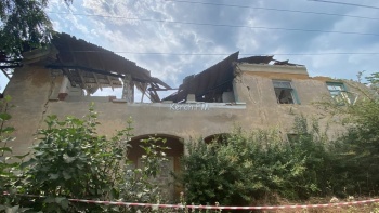 Новости » Общество: В Керчи начали сносить аварийные дома