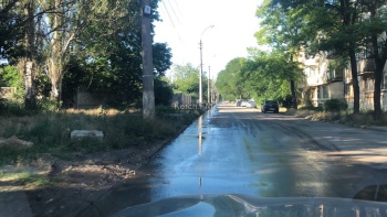 Новости » Общество: Чистая вода затопила в воскресенье Льва Толстого