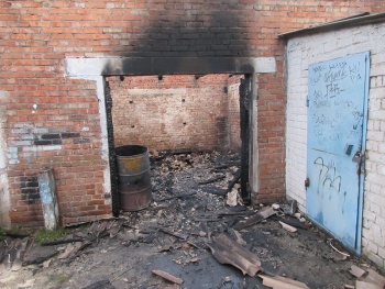 Новости » Криминал и ЧП: Подросток устроил пожар в бытовке на ж/д станции в Аршинцево
