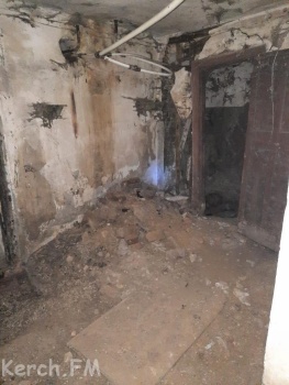 Новости » Общество: Керчане показали как выглядит бомбоубежище в их  доме