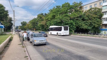 Новости » Криминал и ЧП: Перед светофором у горьковского моста произошло ДТП