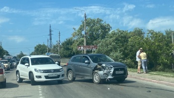 Движение затруднено: на Чкалова произошла авария