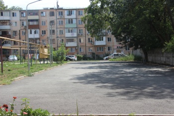 В Керчи доделывают дворы, где еще в 2021 должны завершить благоустройство