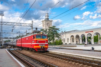 В «бархатный сезон» на поезда в Крым добавят дополнительные вагоны