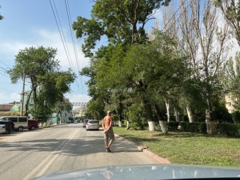 Новости » Общество: Керченские пешеходы бросаются под колеса автомобилей