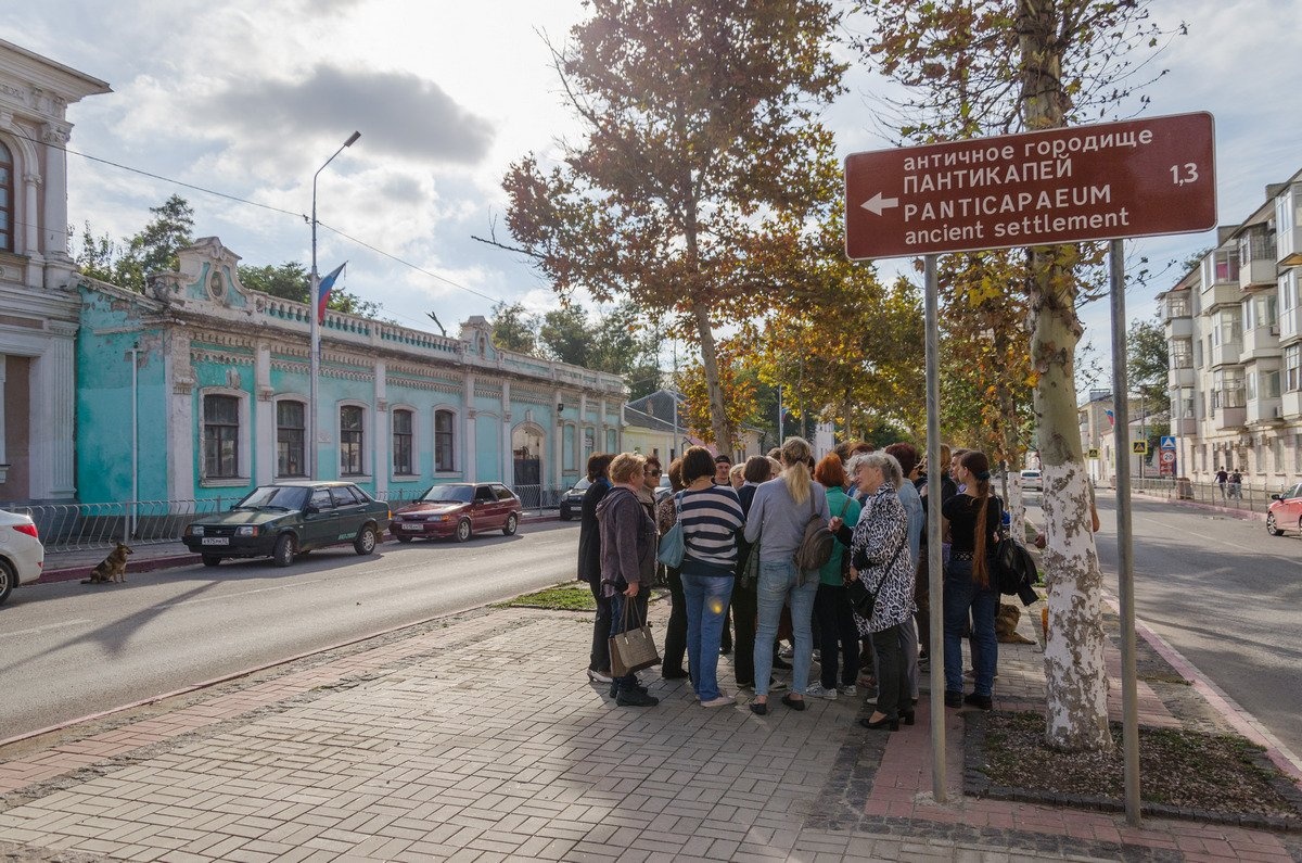 Керчь ленино 11. Ленина 28 Керчь. Учебные заведения в Керчи после 9 класса. Горького 28 Керчь.