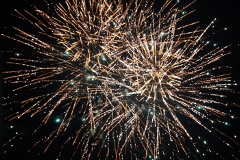 Новости » Общество: Сегодня в Керчи прогремит праздничный фейерверк