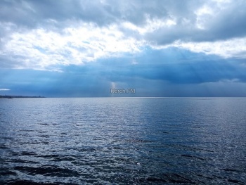 Новости » Общество: Тихое утро на керченской набережной – фото от керчан