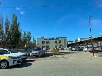 Новости » Общество: На автовокзале Керчи приступили к ремонту парковки