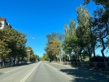 Новости » Общество: Керчане просят включить новые светофоры на Генерала Петрова