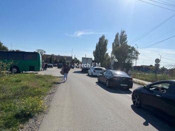 Новости » Общество: На Керченской переправе начали образовываться  пробки