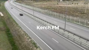 Первые машины проехали по Крымскому мосту из Тамани в Керчь