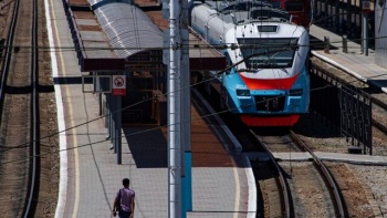 В Крыму возобновили продажу железнодорожных билетов
