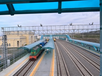 Первые грузовые поезда пошли по Крымскому мосту