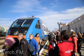 Новости » Общество: Пригородное железнодорожное сообщение по Крымскому мосту восстановят к 19:00