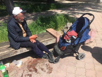 Новости » Криминал и ЧП: Керчанин отправится на год в тюрьму за кражу детской коляски из подъезда