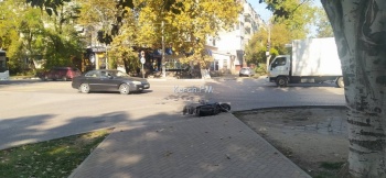 Новости » Криминал и ЧП: В Керчи столкнулись мопед и «Mazda»