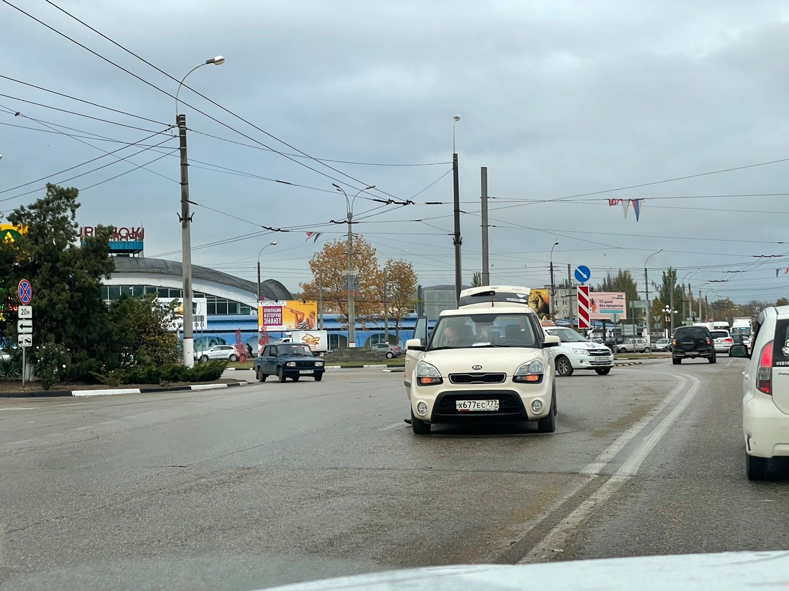 Керчь нет. Керчь авария сегодня на перекрестке Островского. Толпа на Анапском автовокзале.