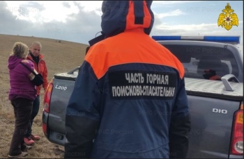 Новости » Криминал и ЧП: В Крыму эвакуировали туристку, которая сломала руку в горах