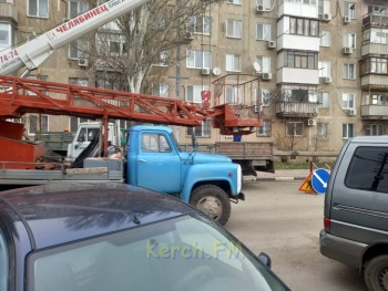 «Крымэнерго» реконструируют объекты электросетей по улице Пролетарская