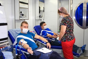 Сотрудники МЧС Крыма сдали 38 литров крови