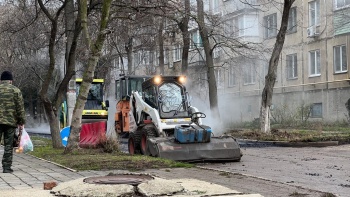 Укладывают асфальт: в Керчи перекрыли ул. Сморжевского