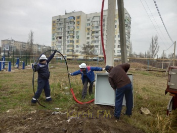 Новости » Общество: В Керчи Крымэнерго подключило станцию для зарядки электромобилей