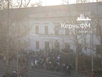 Эвакуация опять стала причиной прекращения занятий в школах Керчи