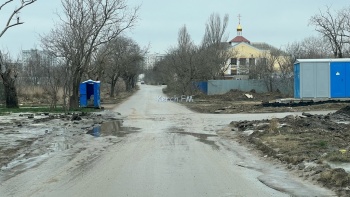 Несколько недель не могут устранить порыв канализации на ул.Архиепископа Луки Войно-Ясенецкого