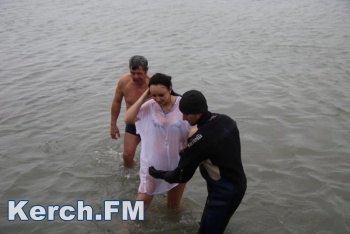 Большая часть крымчан не планируют участвовать в Крещенских купаниях