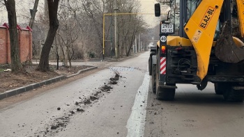 Керчане жалуются на грузовики, которые развозят грязь по дорогам города
