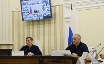Аксенов дал срок до 1 февраля главам администрации для наведения порядка в городах