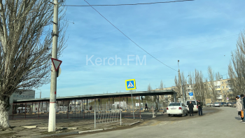 Новости » Общество: В Керчи четыре месяца не могут открыть парковку на автовокзале