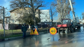 На улице Кирова перекрыли часть дороги