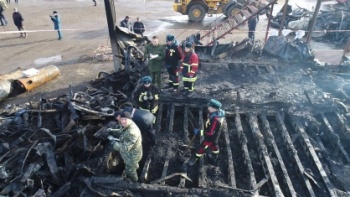 Следователи и криминалисты продолжают работу на месте пожара с погибшими под Севастополем
