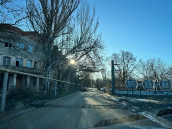Траншея на новом асфальте в переулке Ремесленном появилась при замене водовода