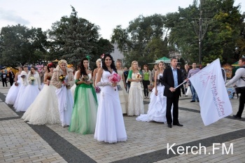 Новости » Общество: Больше свадеб и разводов – статистика по Крыму за год