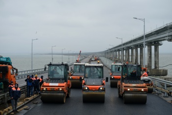 До конца февраля по левой полосе Крымского моста хотят открыть движение