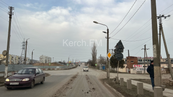 Новости » Общество: Керчане жалуются на грузовики, которые развозят грязь по дорогам города