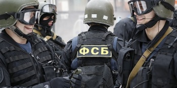 Новости » Криминал и ЧП: В Крыму задержали двоих мужчин, вымогавших у жителя Симферополя землю на побережье