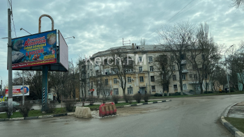Новости » Общество: Очередное препятствие на дороге оставил керченский водоканал