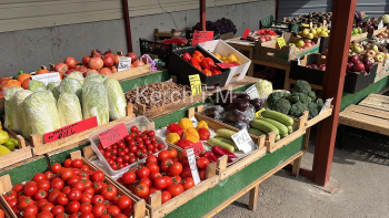 Новости » Общество: Обзор цен на овощи и фрукты на рынке около СРЗ на 30 марта