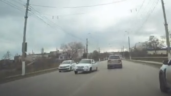 Очередной лихач на дорогах Керчи – видео от читателей